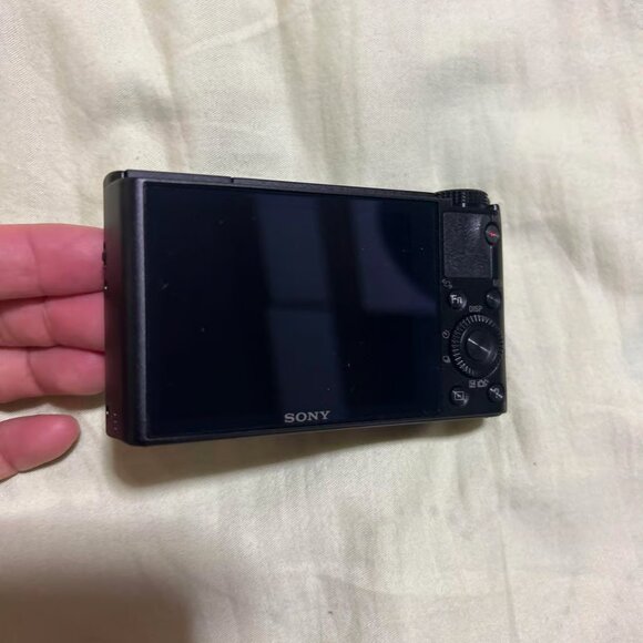 SONY Cyber-shot DSC-RX100 - Picture 7 of 7